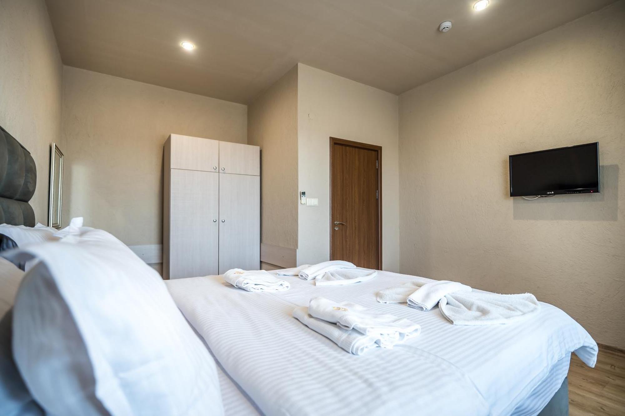 Hotel Royal Bath Banya  Ngoại thất bức ảnh