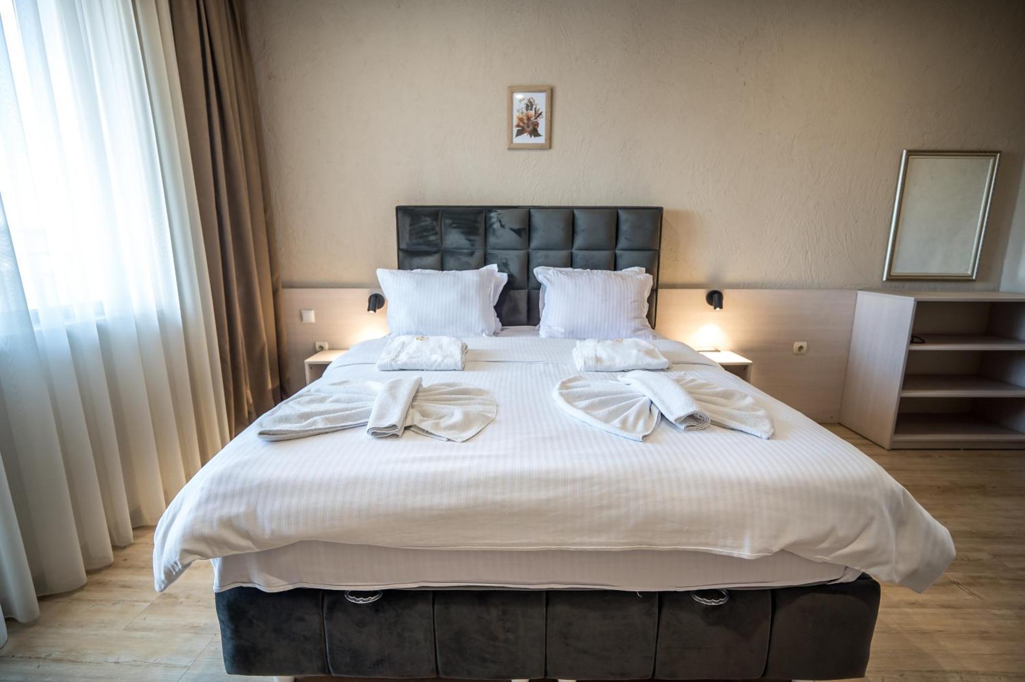 Hotel Royal Bath Banya  Ngoại thất bức ảnh