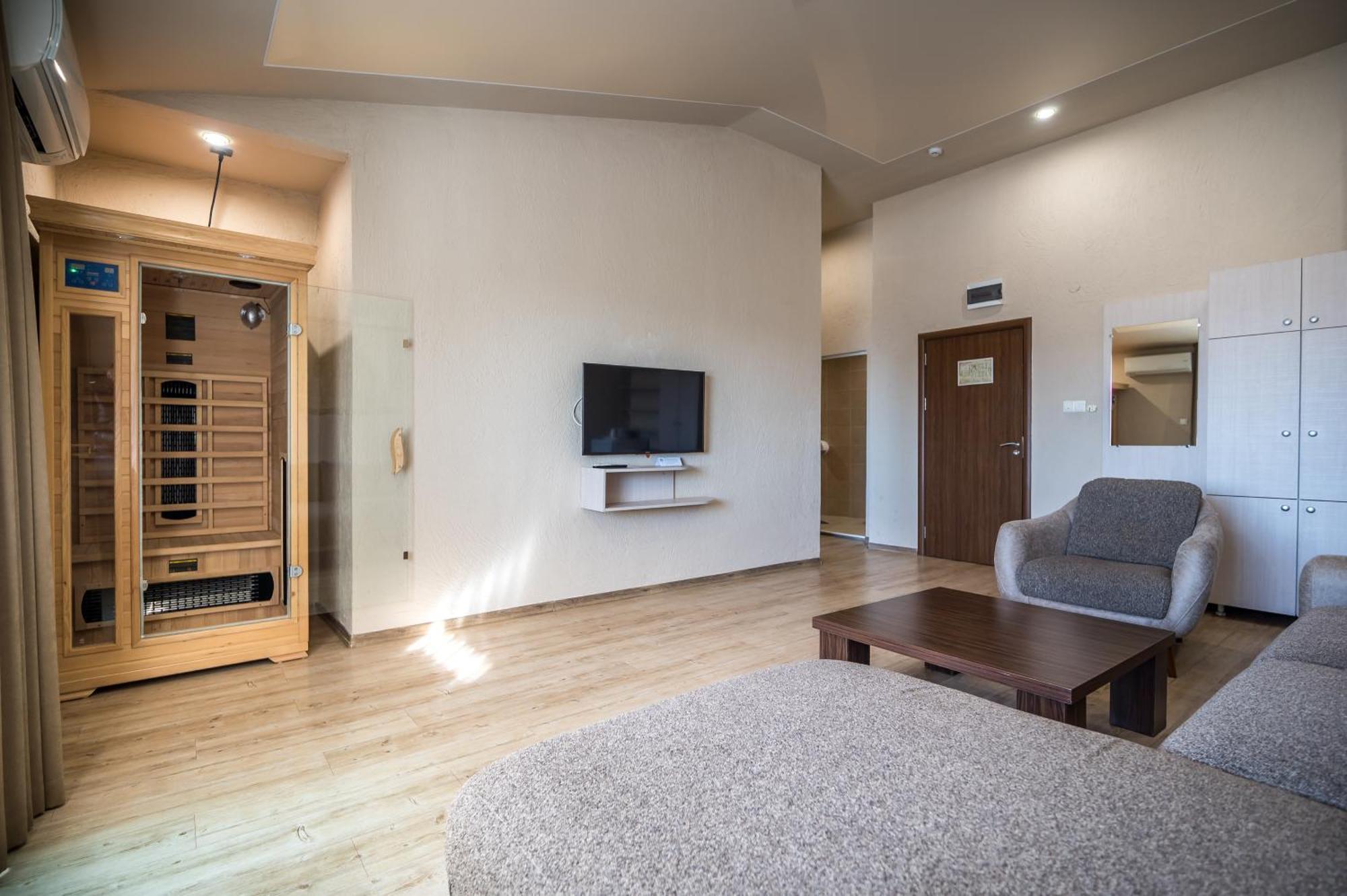 Hotel Royal Bath Banya  Ngoại thất bức ảnh